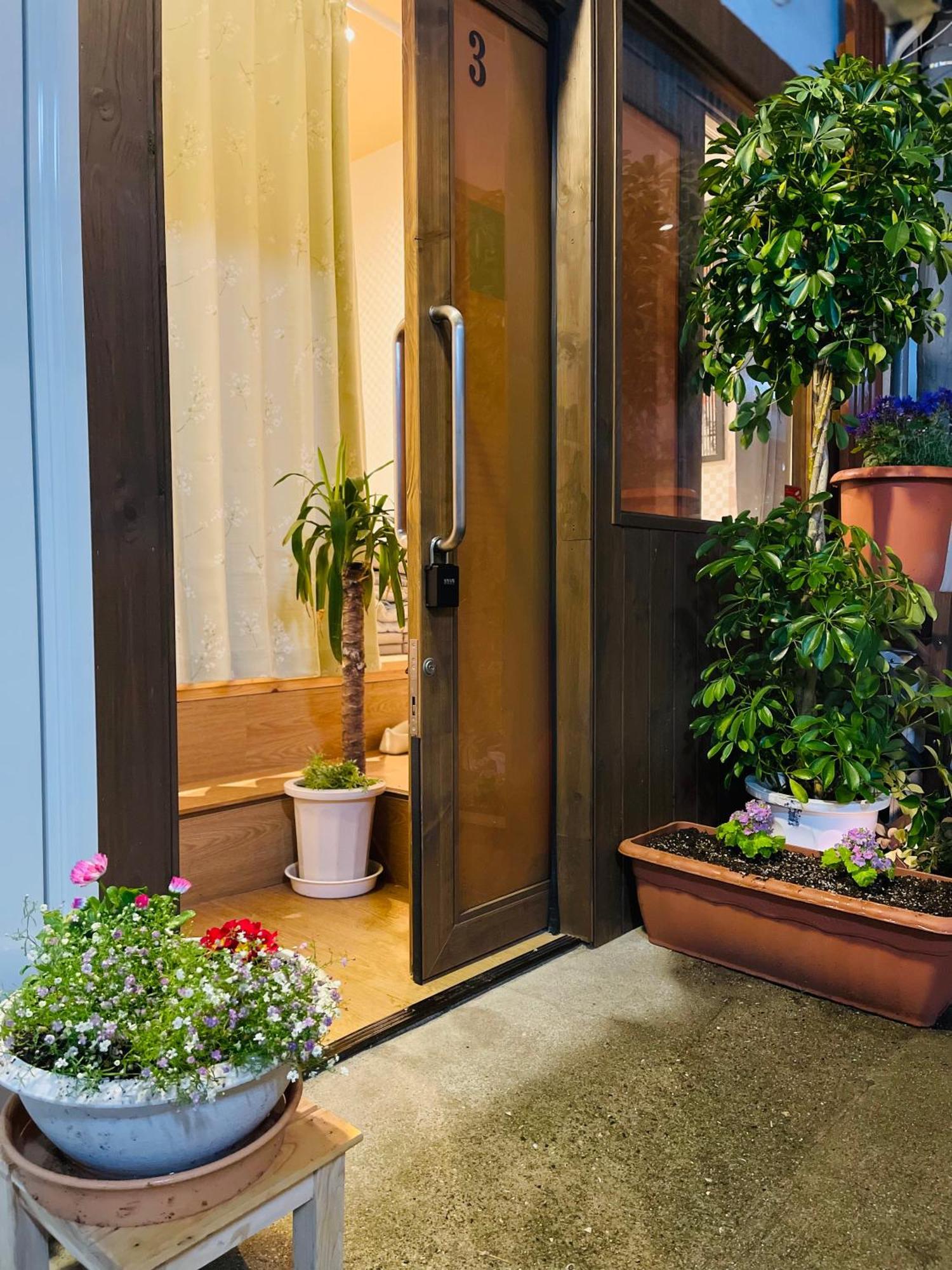 Villa 難波心斎橋10 Minutes民宿3号室 Ōsaka Exterior foto